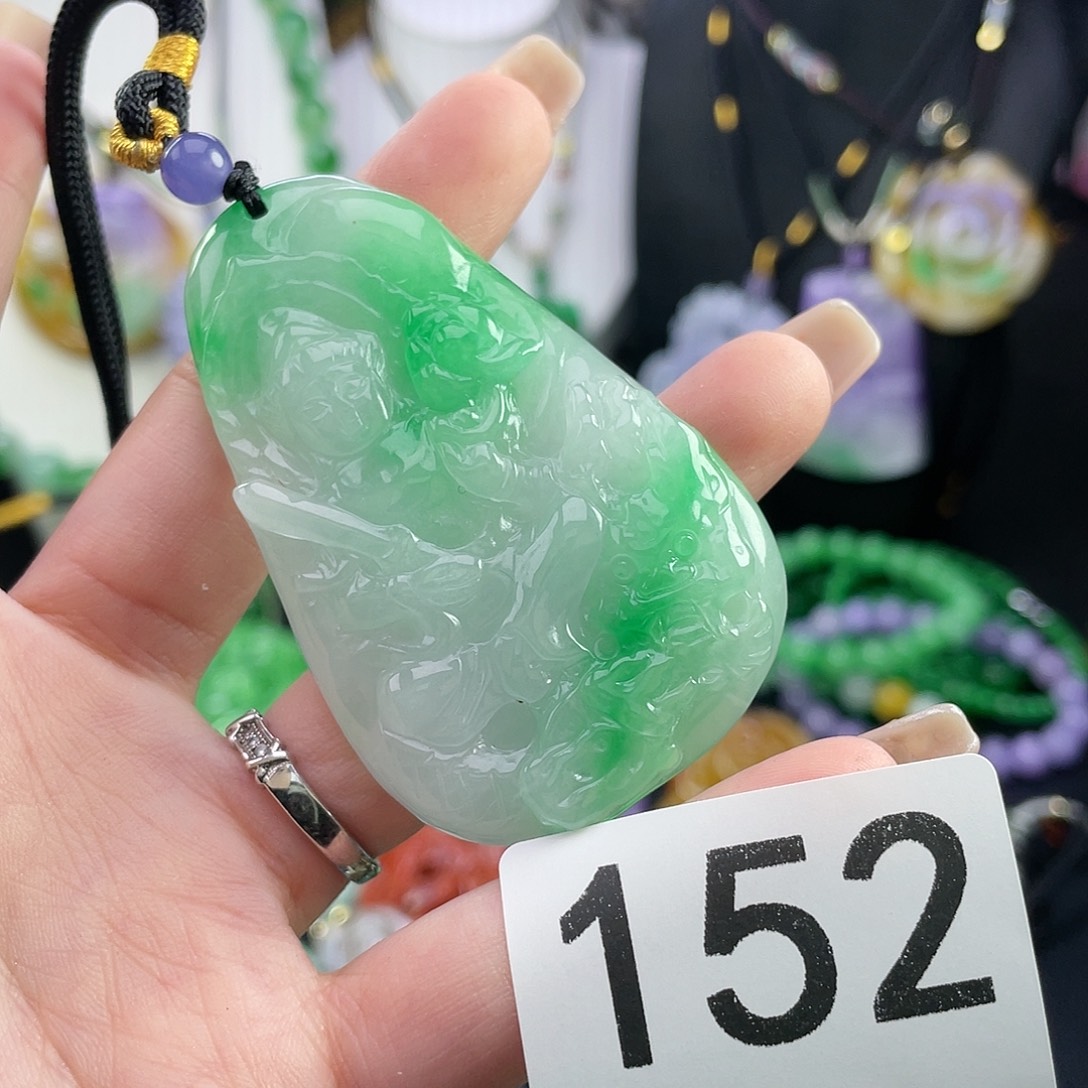 翡翠未镶嵌吊坠(赠链)