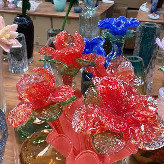 琉璃花瓶高45厘米宽9厘米