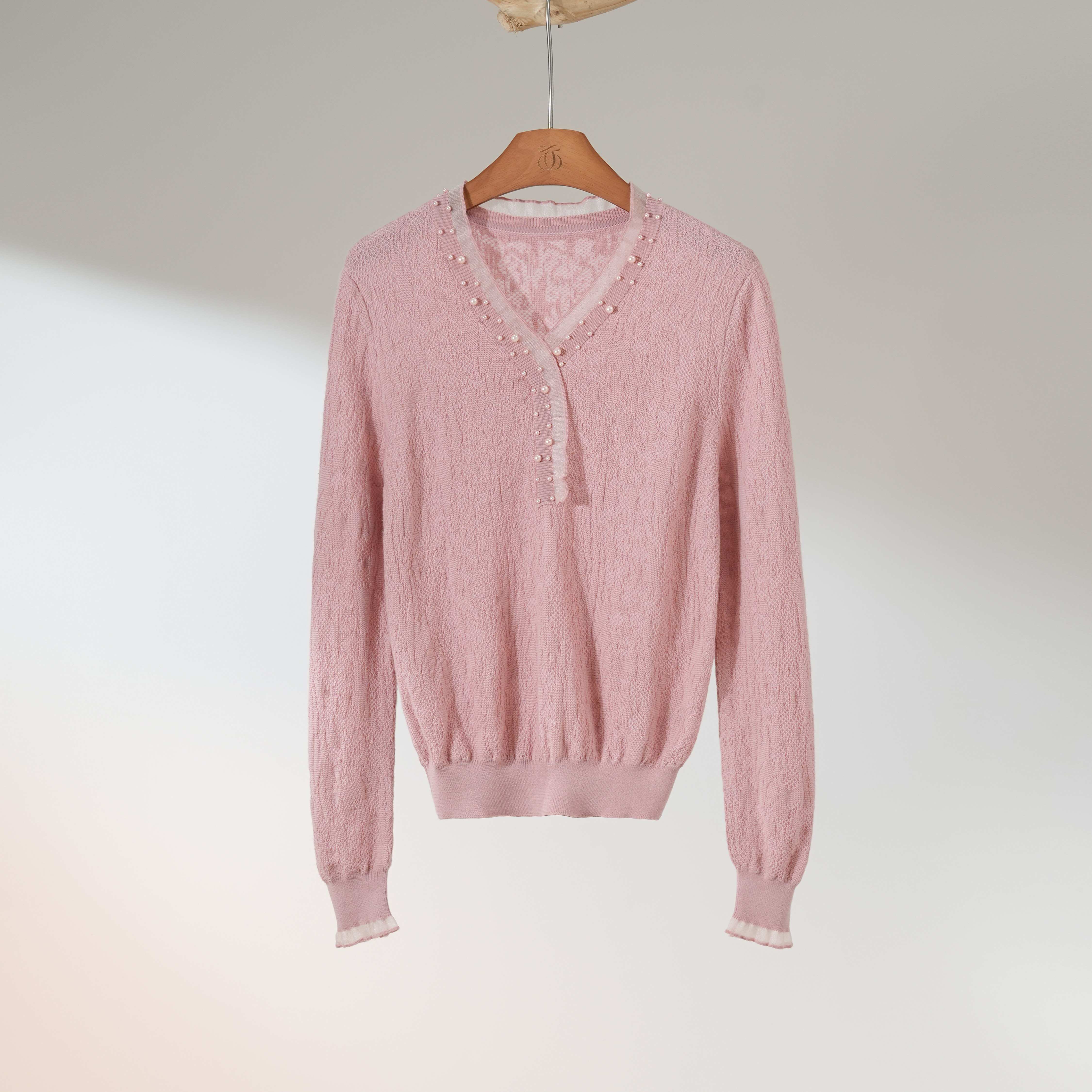 西子/【夏洛特】绵羊毛V领钩花镂空气质百搭针织芍药粉毛衣/MSHC024