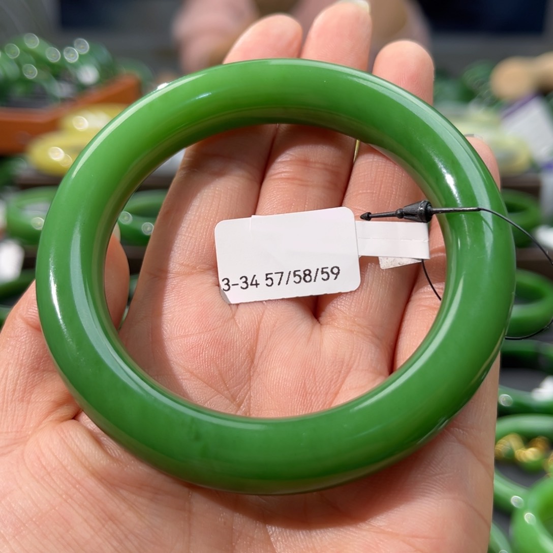 和田玉（碧玉）手镯未镶嵌