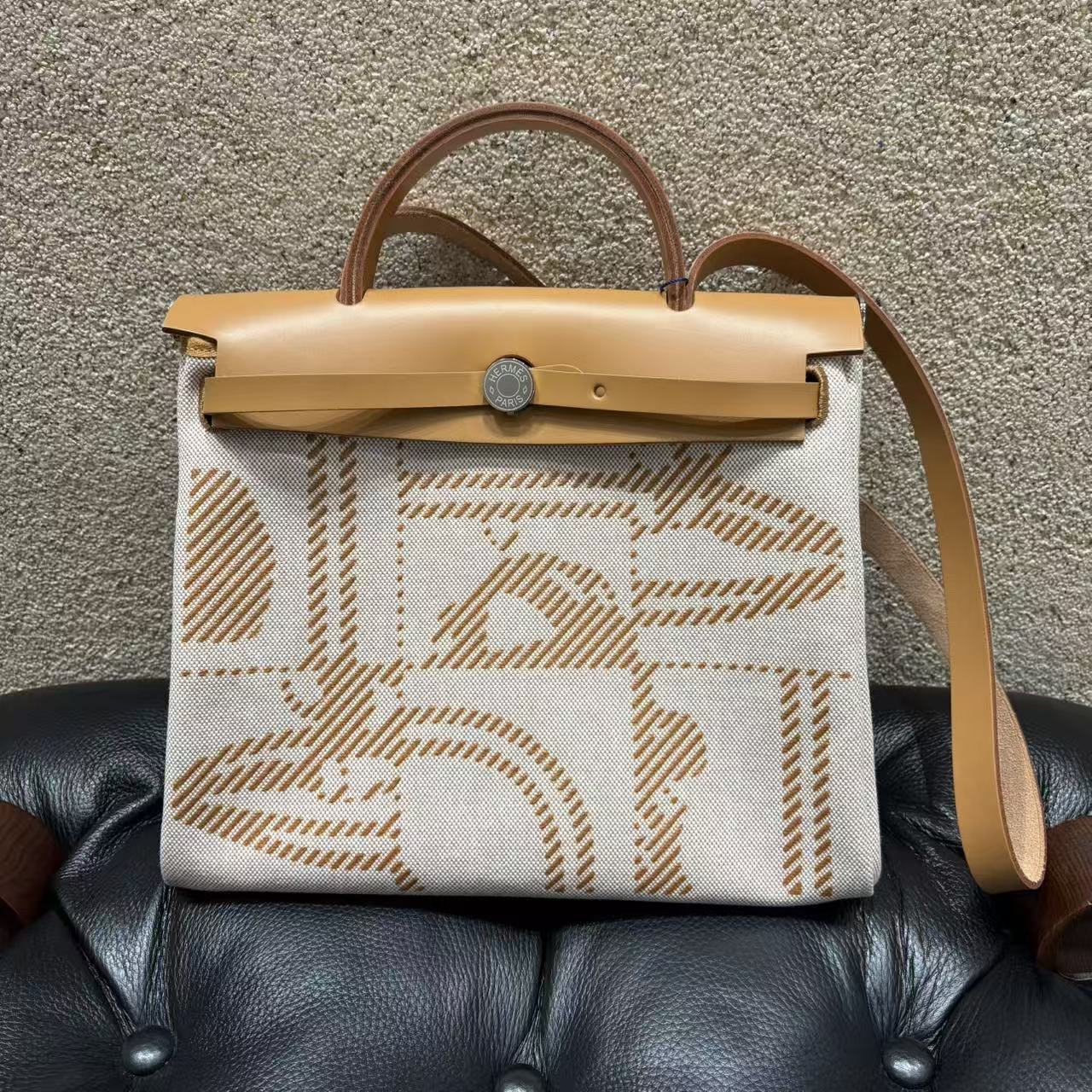 99新 Hermes/爱马仕 爱马仕/herbag 31“狂躁新娘”棕色单肩包