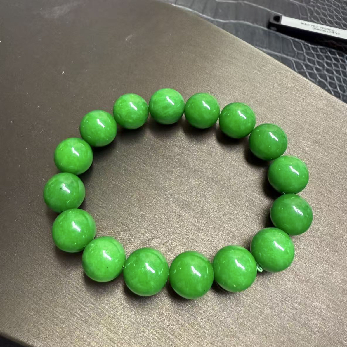 绿色12mm手链气质时尚