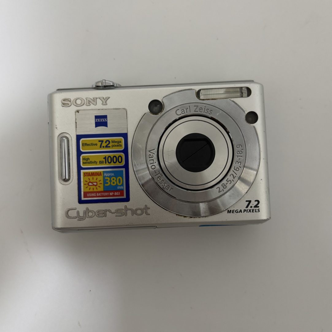 9新 Sony/索尼 w35福利价银色复古式ccd相机带配件