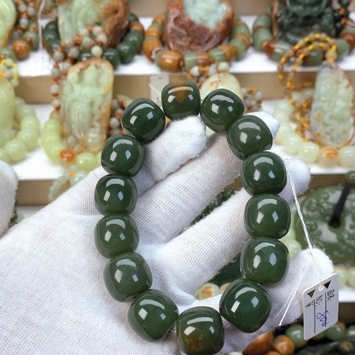 【闪购商品】透闪石质玉串未镶嵌远*