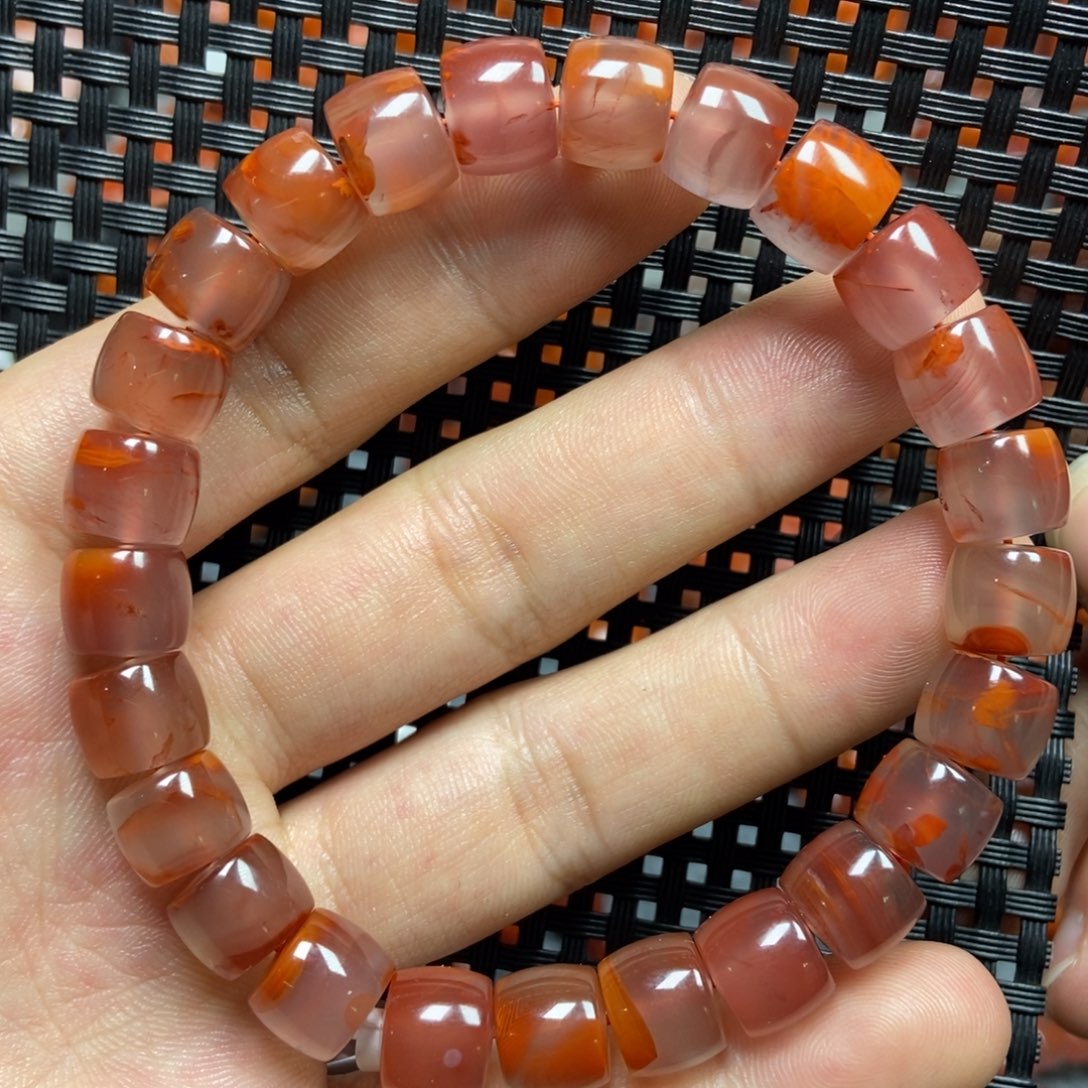 南红玛瑙手串未镶嵌9+’mm