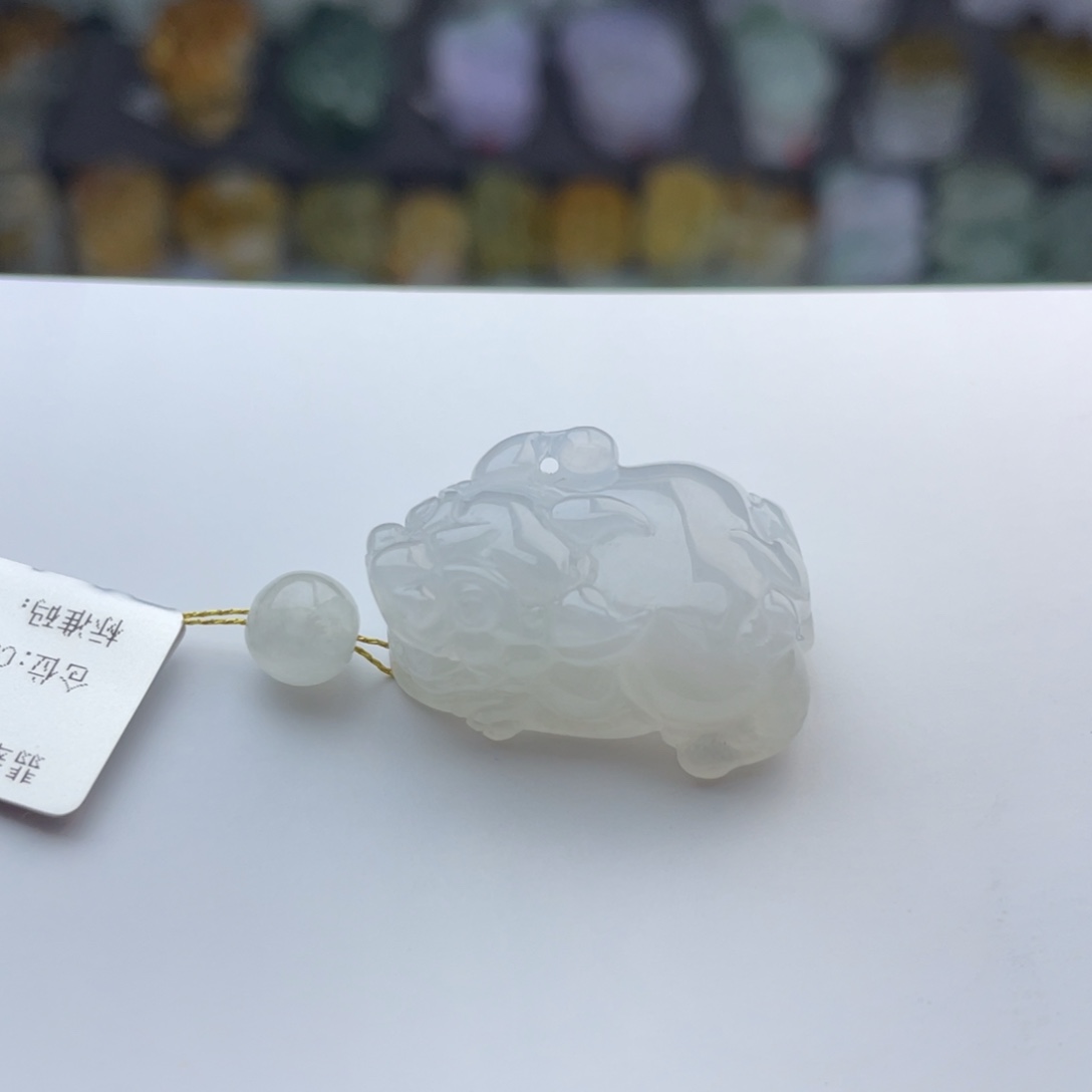 翡翠颈饰未镶嵌貔貅