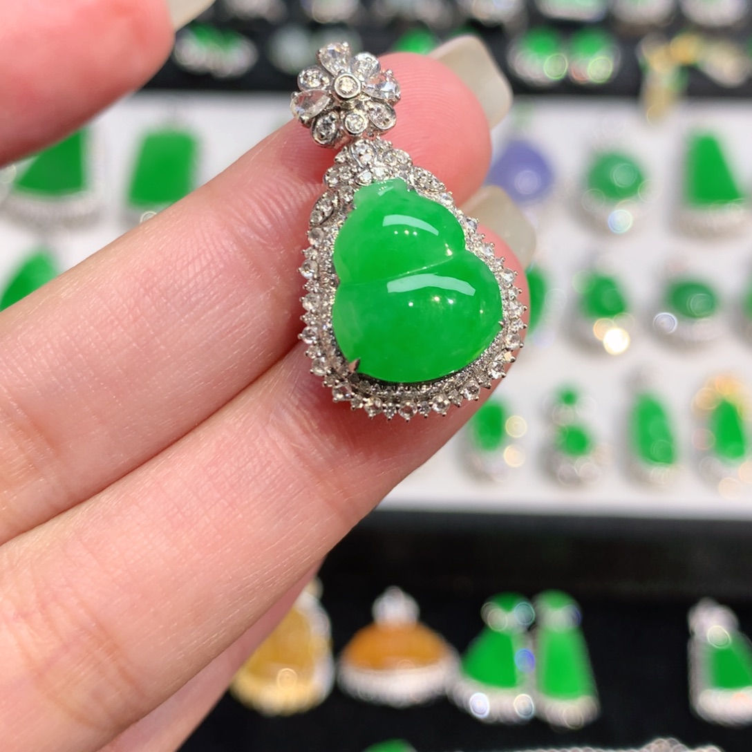 风***3翡翠18K金镶嵌颈饰