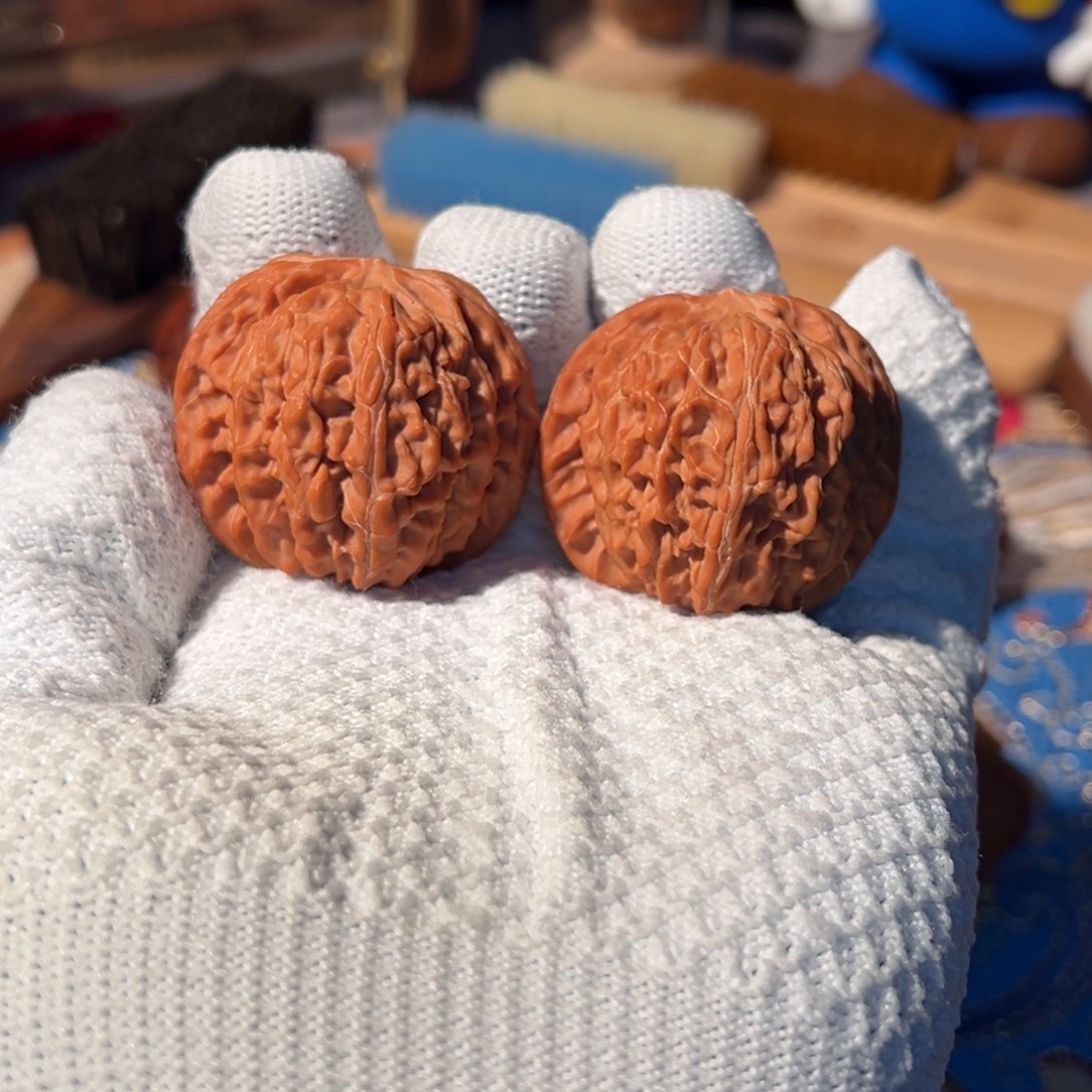 文玩核桃把件全品山地红皮磨40