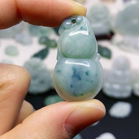 翡翠颈饰未镶嵌吊坠