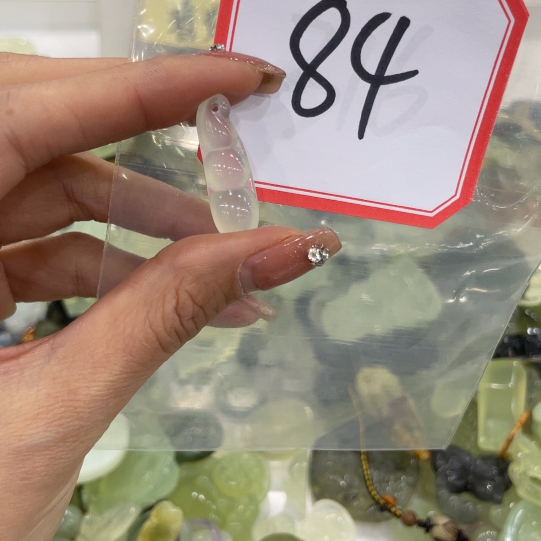 蛇纹石玉颈饰合金