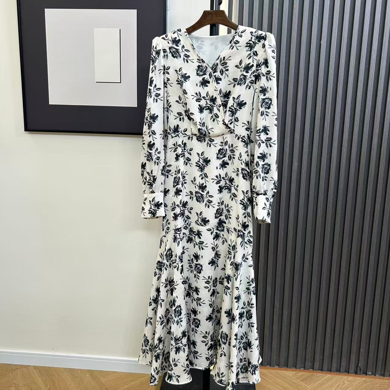 法式优雅交叉领长袖碎花鱼尾连衣裙H6255