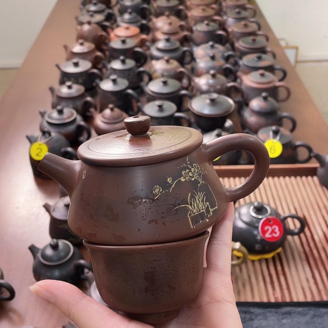 侗***妹原矿原石的制作方法是