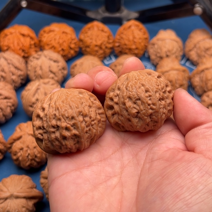 文玩核桃把件曹*峰铁锤