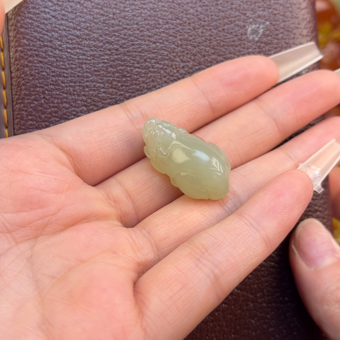 和田玉吊坠未镶嵌诗*琦