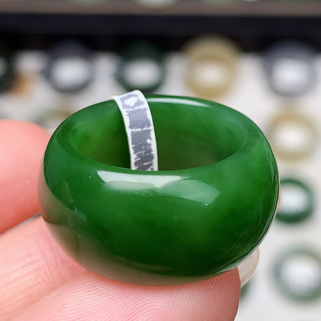 未镶嵌戒指和田玉