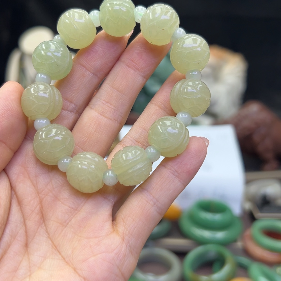 未镶嵌手镯石英岩玉