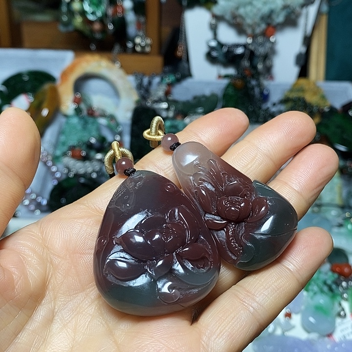 飘***翡翠未镶嵌吊坠(赠链)