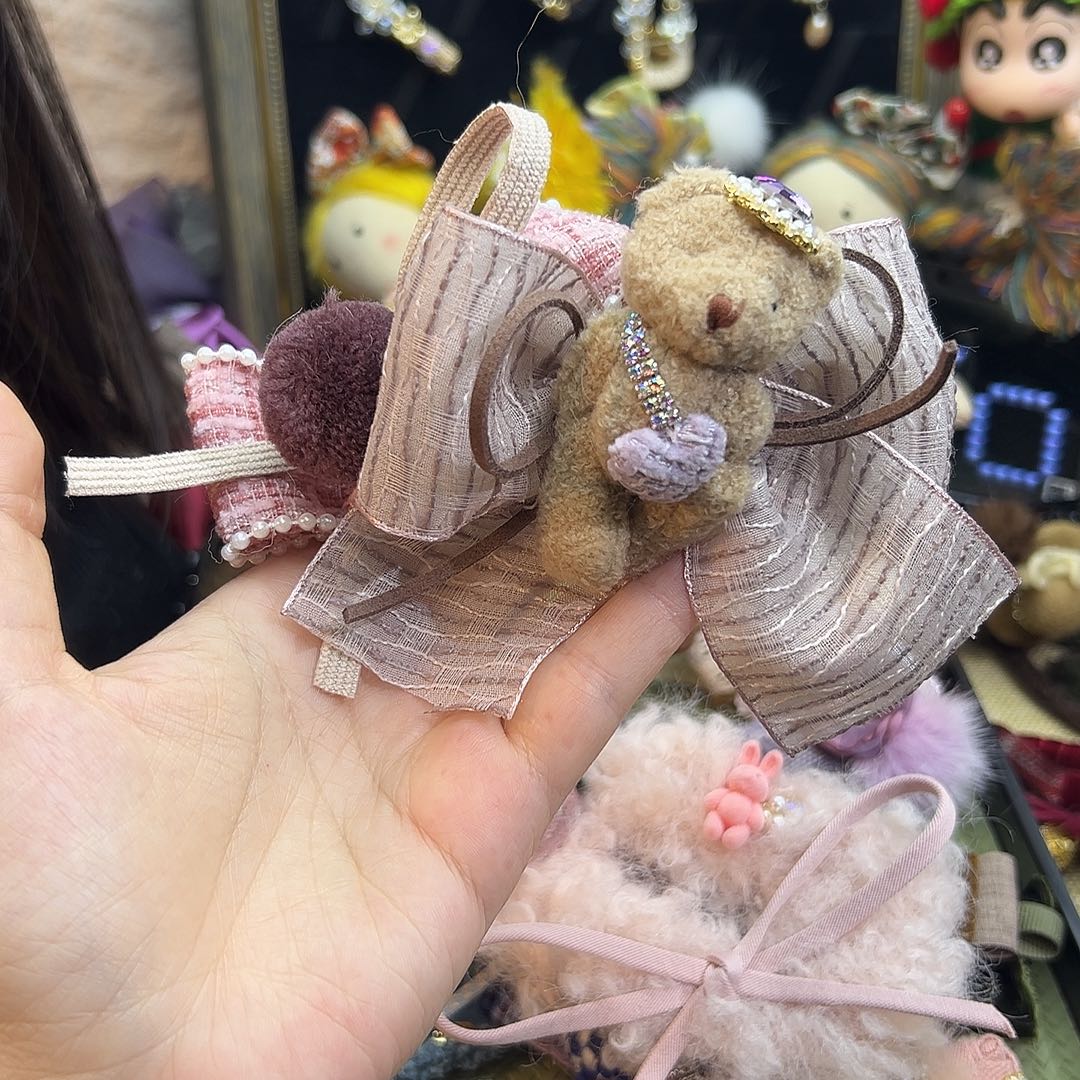 皮质铁合金粉色小熊