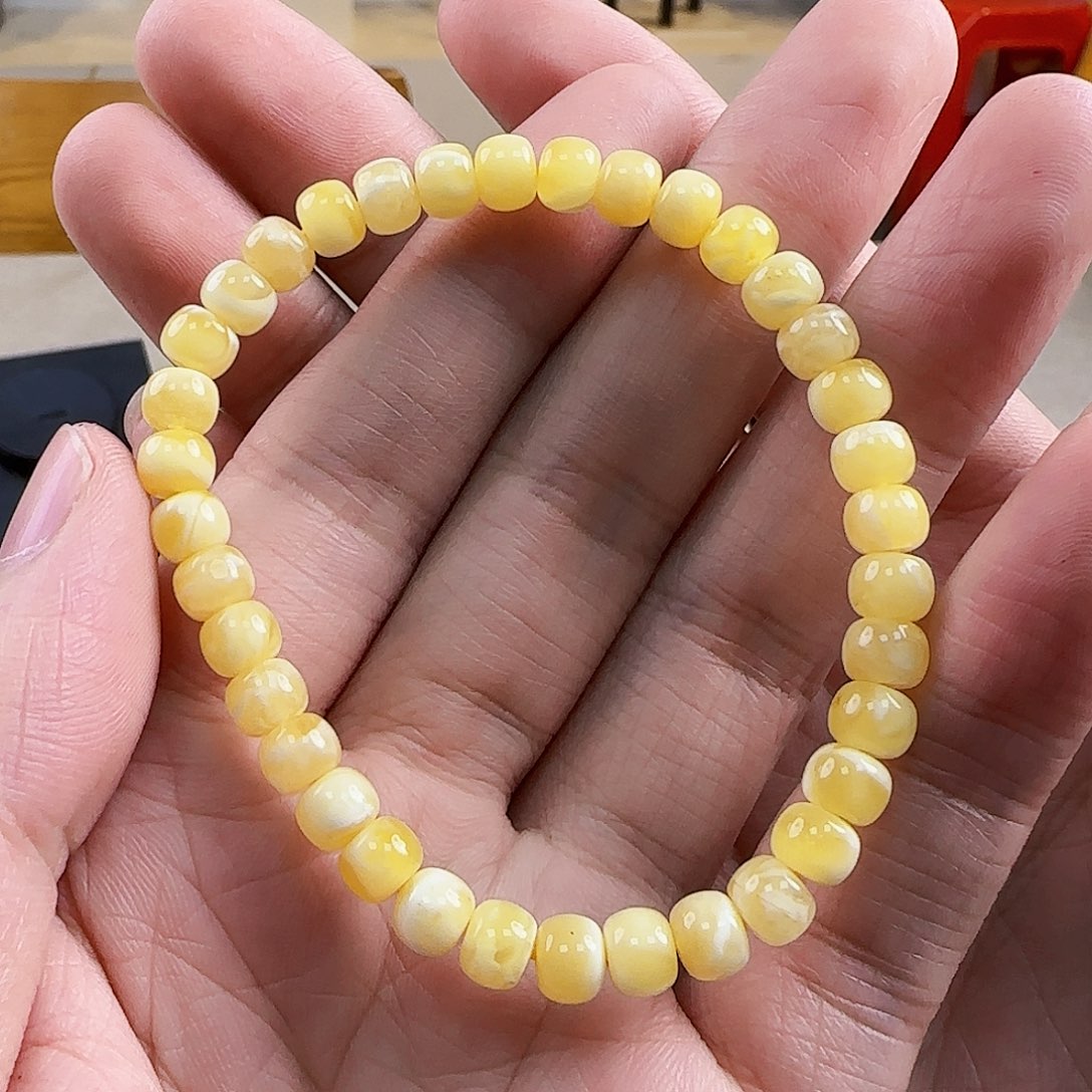 琥珀裸石未镶嵌蜜蜡