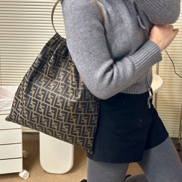 95新 FENDI/芬迪 经典老花fendi圆环手提包