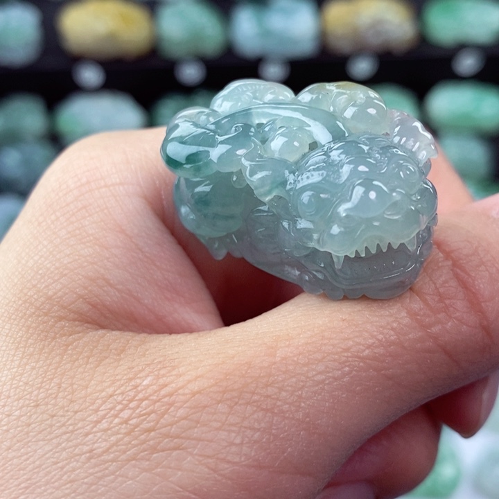 翡翠颈饰未镶嵌天然