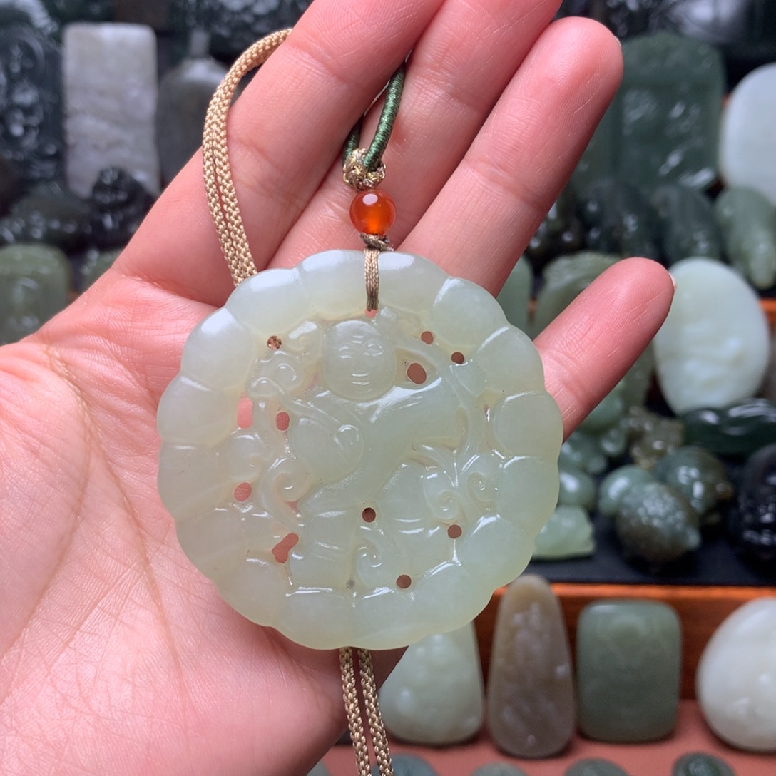 和田玉颈饰未镶嵌挂件39