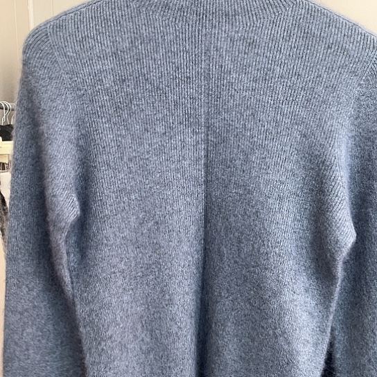 138深灰色高翻领抽条毛衣m