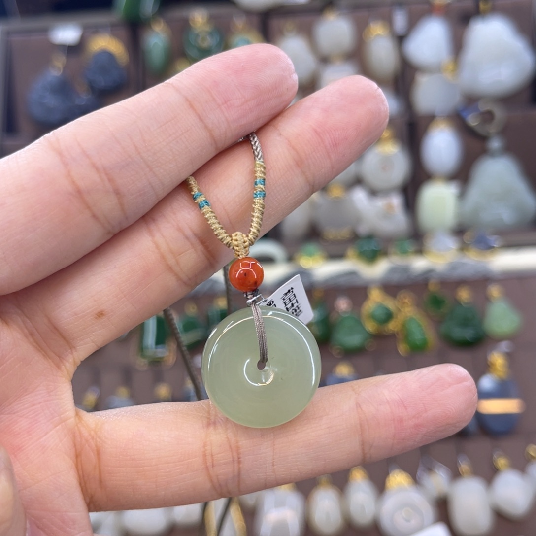 和田玉吊坠未镶嵌