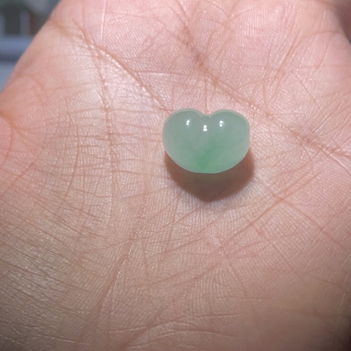 汉***家翡翠未镶嵌颈饰吊坠