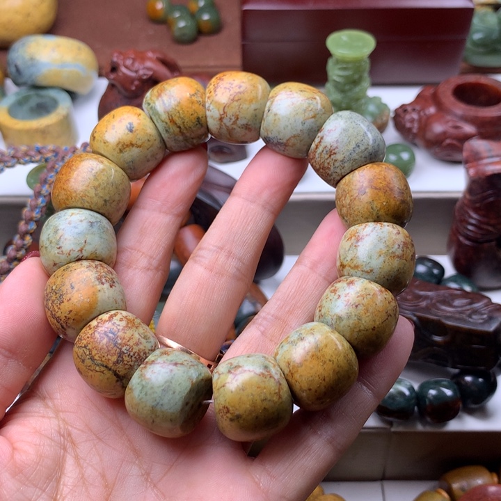 岫岩河磨玉（透闪石质玉）手链未镶嵌逍*王