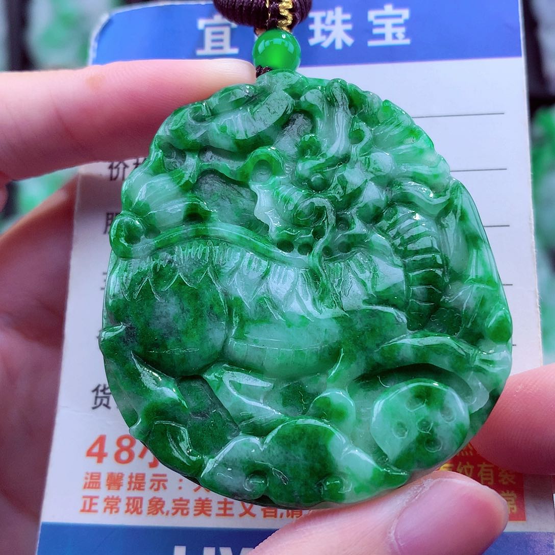 翡翠未镶嵌颈饰天然