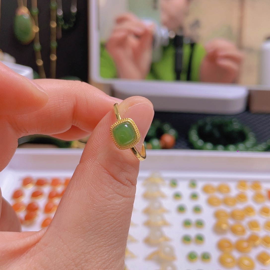 和田玉戒指银S925镀金镶嵌