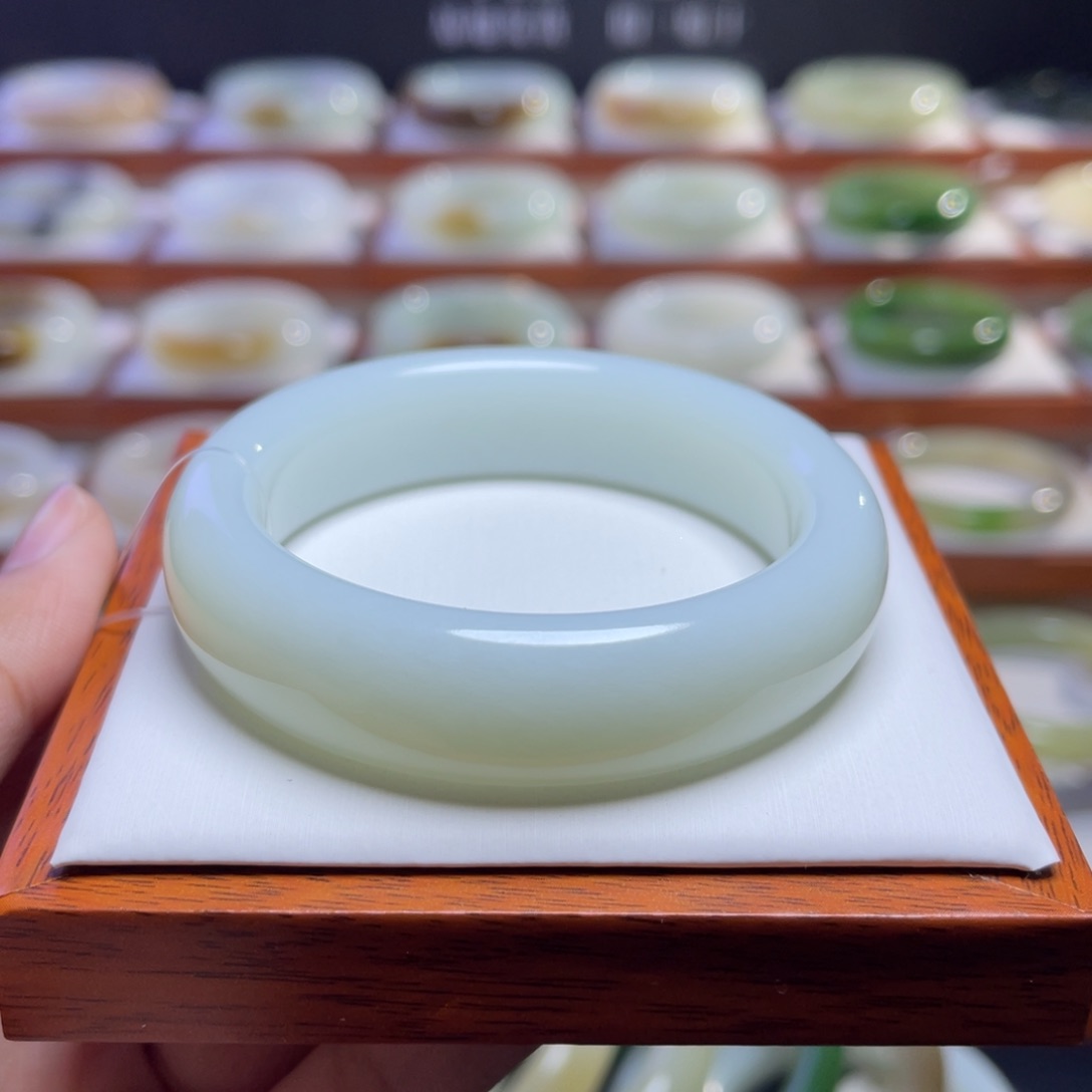 【闪购商品】和田玉手镯未镶嵌