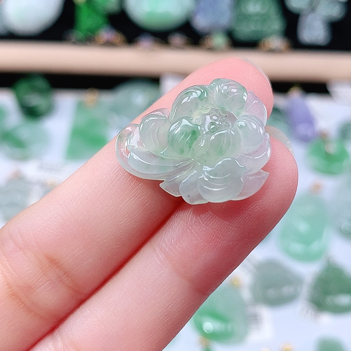 翡翠未镶嵌颈饰吊坠