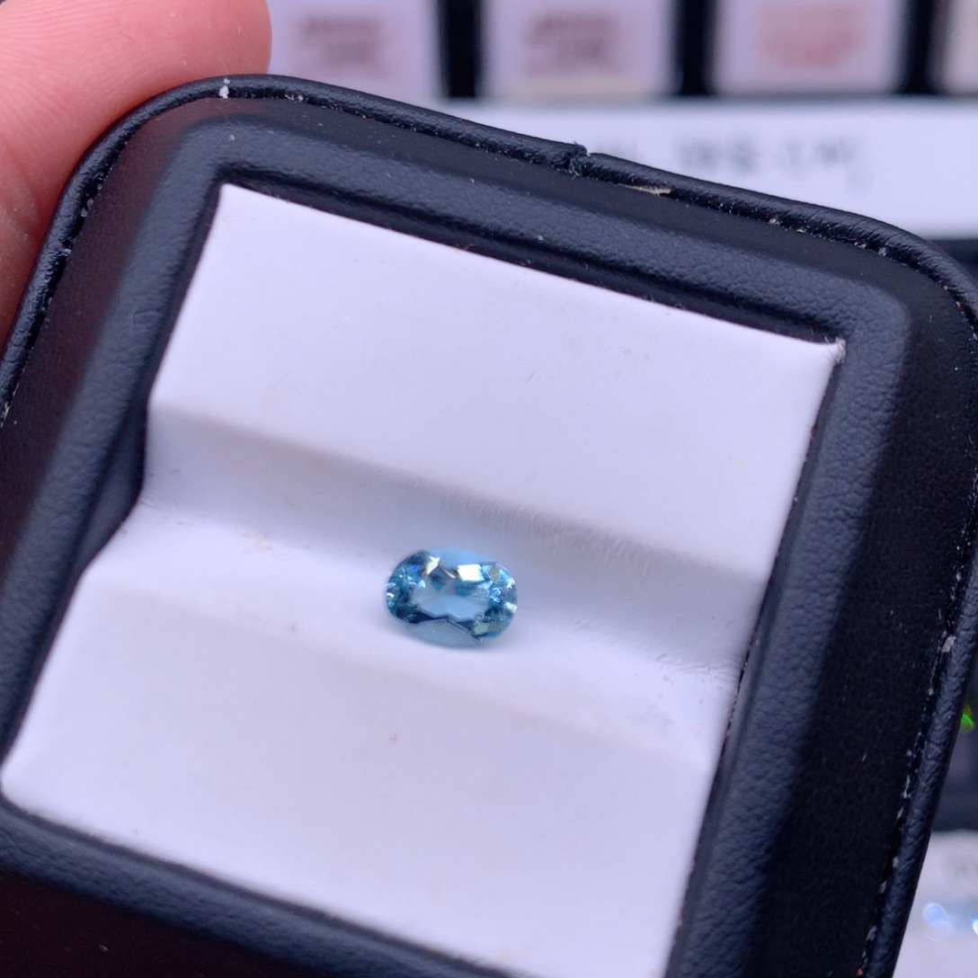 海蓝宝石裸石0.87克拉