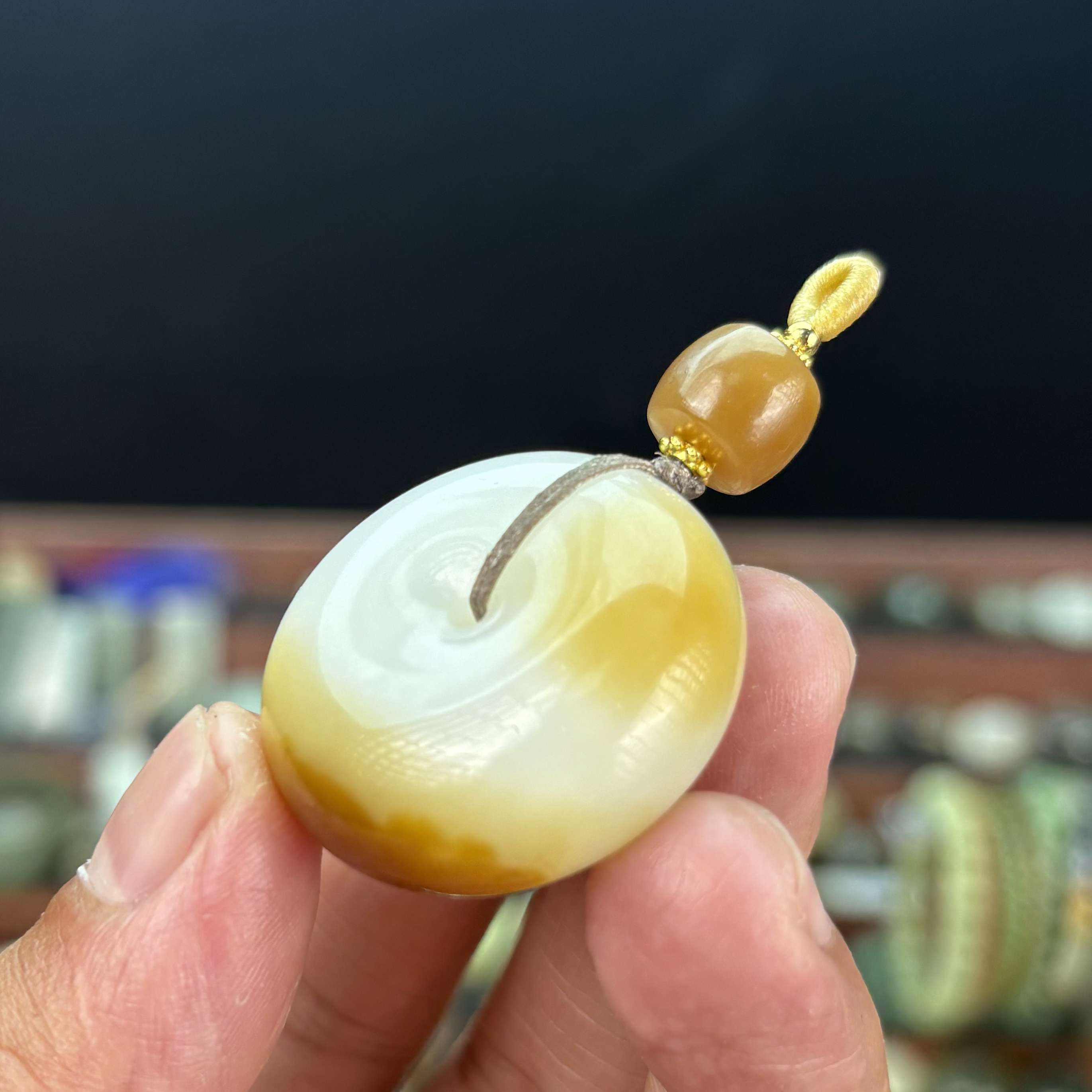 32mm新疆和田玉且末糖白玉胖平安扣吊坠面包扣挂件