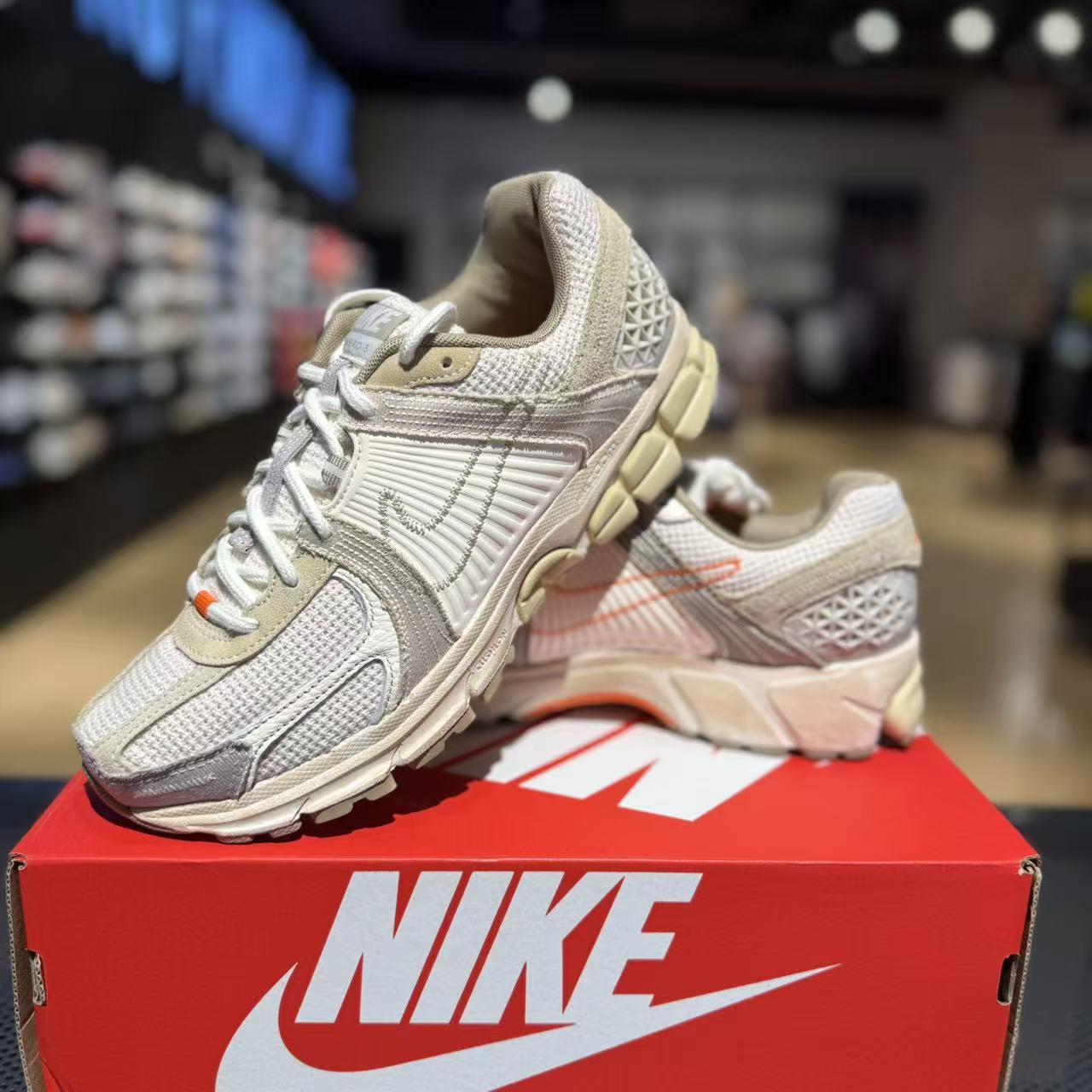 NIKE/耐克【流光机能风】VOMERO5男子透气复古休闲鞋IM6966104
