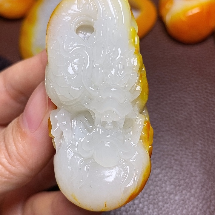 开***天和田玉未镶嵌颈饰