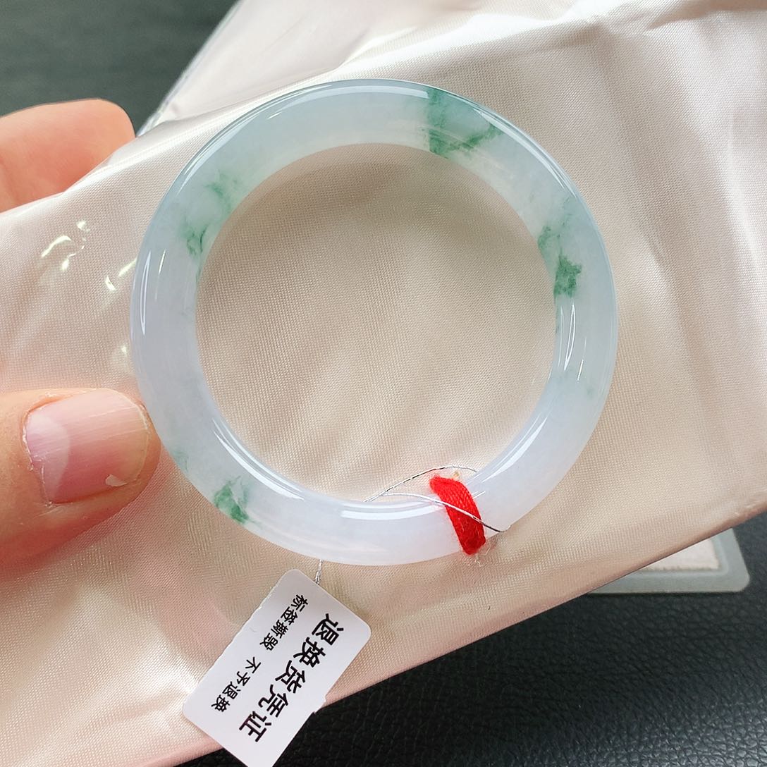 未镶嵌手镯翡翠天然翡翠手镯