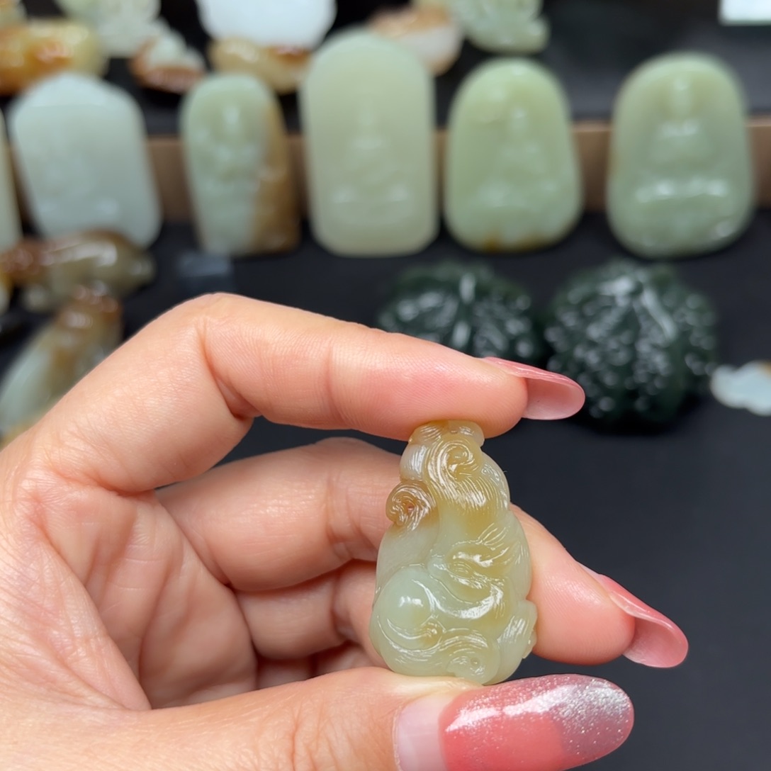 和田玉颈饰未镶嵌