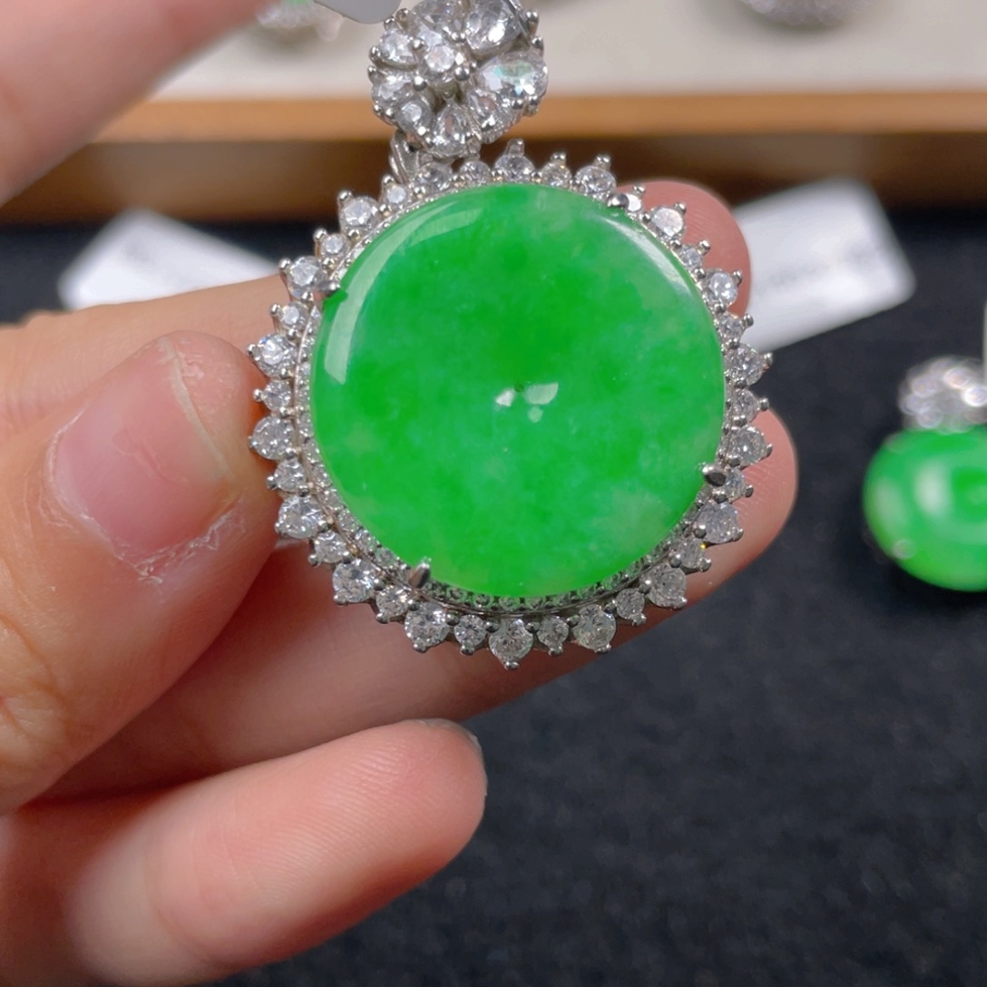 翡翠颈饰银S925镶嵌b h j j k