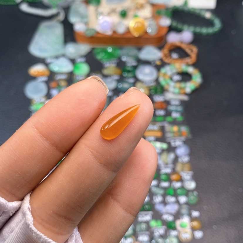 【闪购商品】翡翠挂件未镶嵌水滴