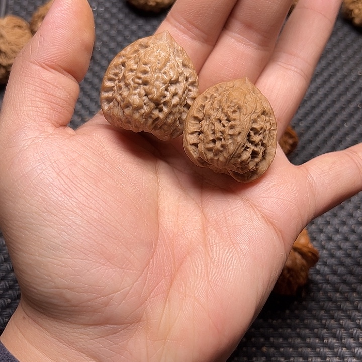 文玩核桃吊坠龙公子