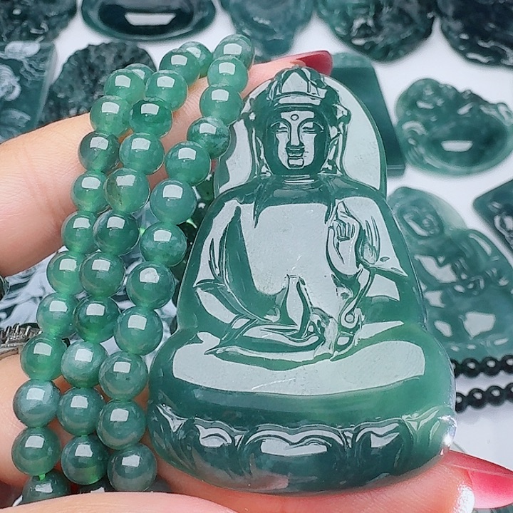颈饰未镶嵌翡翠天然的A货翡翠多样性发其一