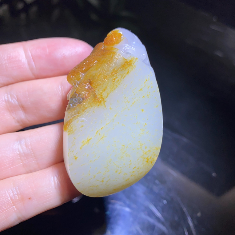 新疆和田玉籽料红皮平安牌59.2×34.1×14.4