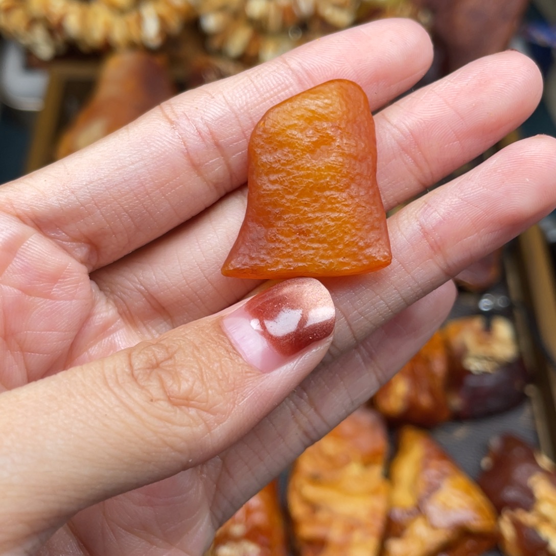 琥珀未镶嵌珠宝奇石