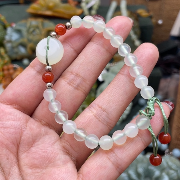 蛇纹石玉吊坠合金