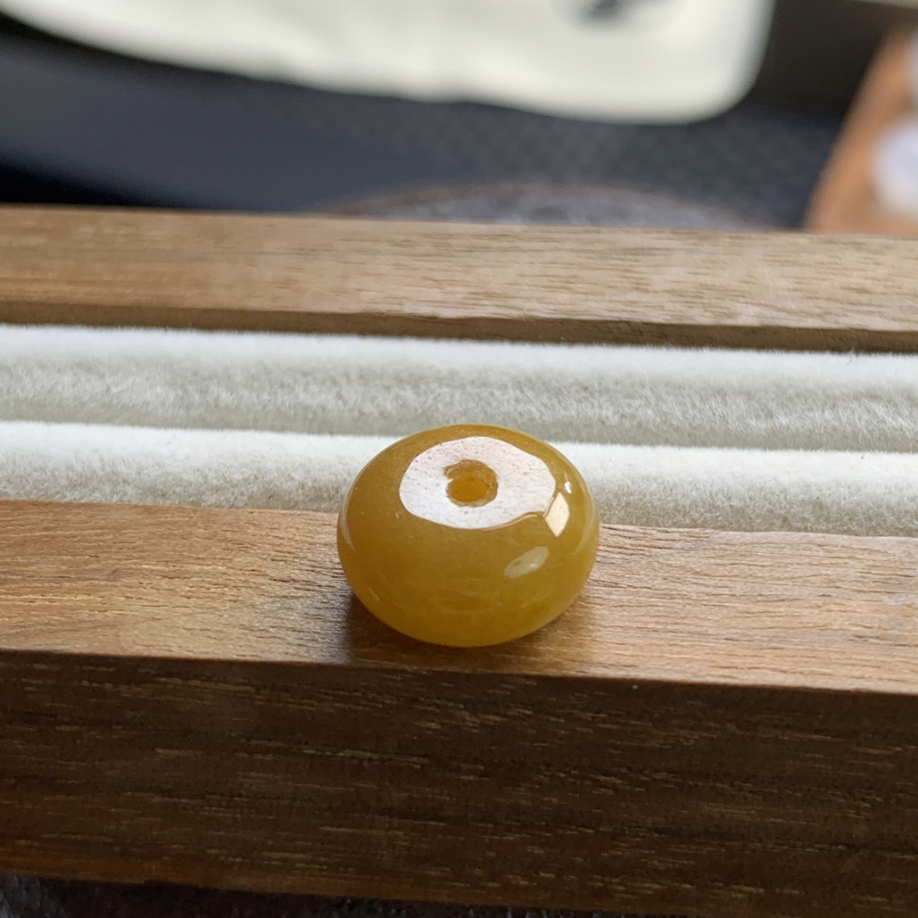 天然缅甸翡翠a货-满色芬达黄翡扣子 无烧11.8/5.7