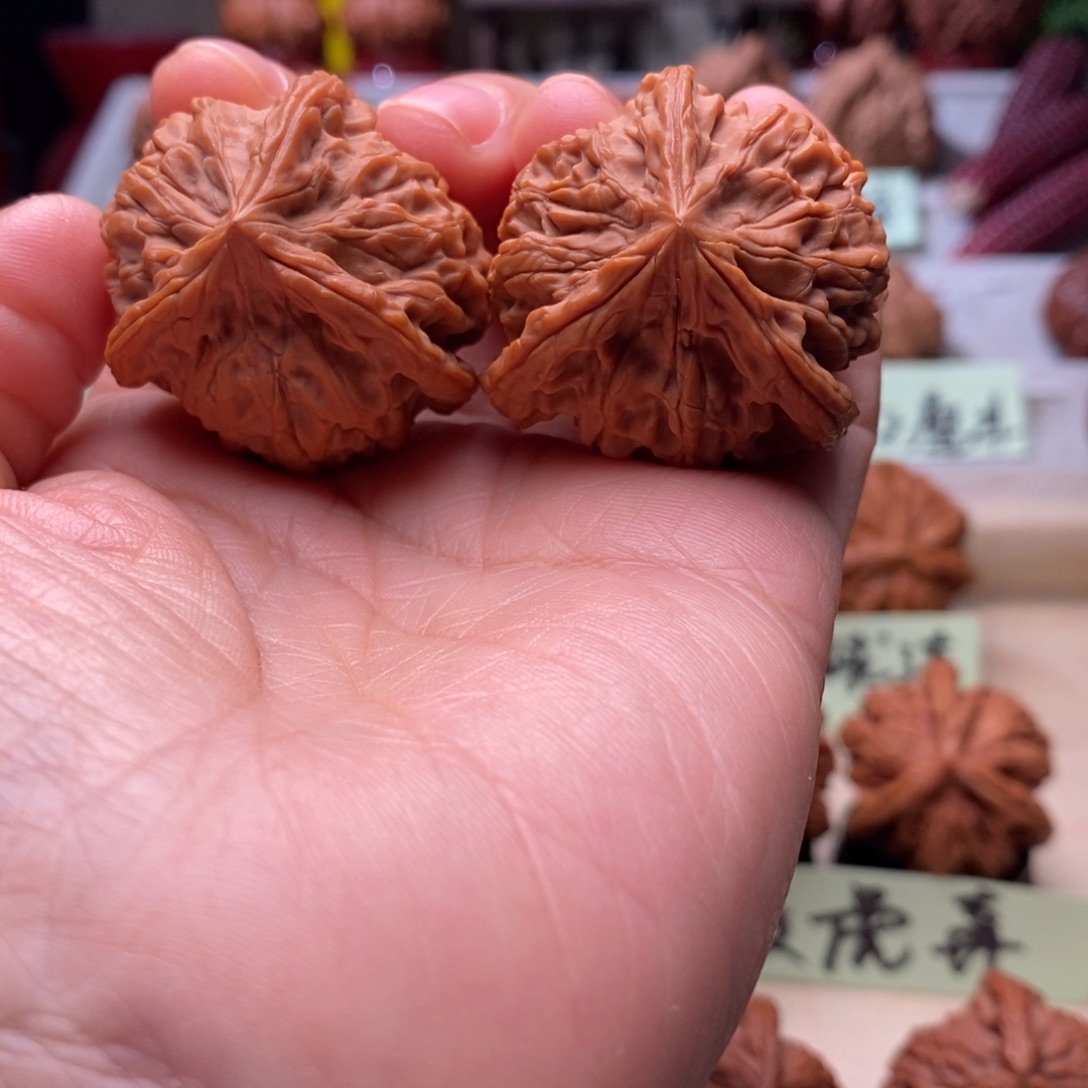 卍***卍把件文玩核桃玉玺三棱