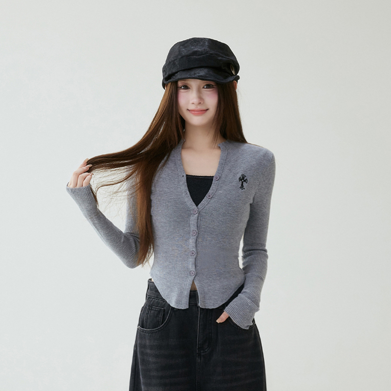 【KEKE】半开领弧形下摆修身针织打底衫新款女内搭秋冬长袖正肩上衣